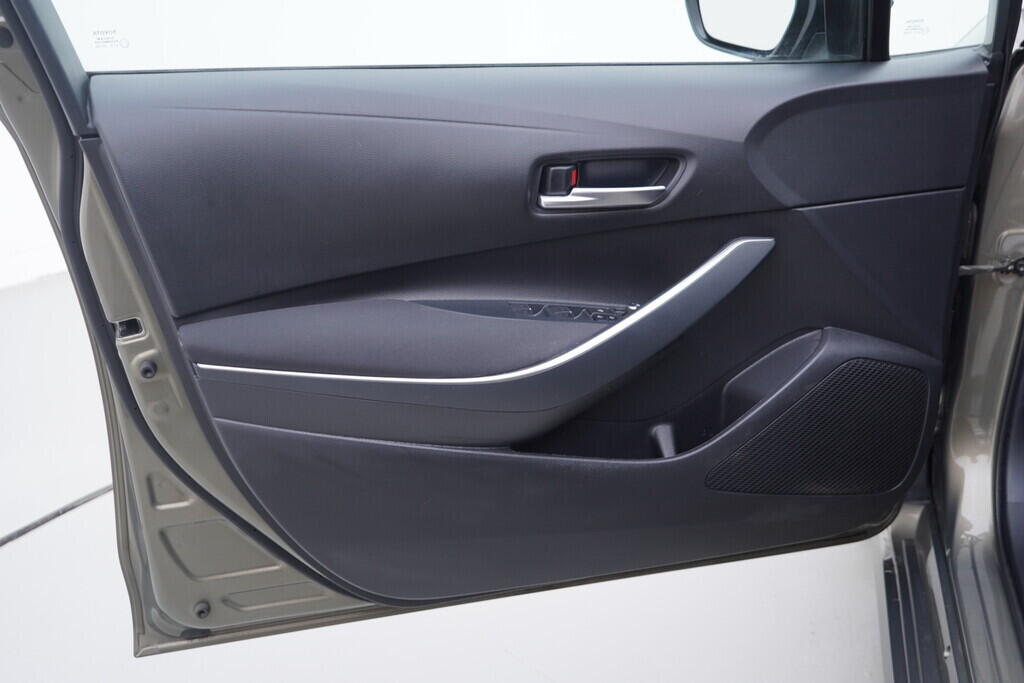 OV190V10404_19.webp_COROLLA  1.5 VVTi 92 kW manuál