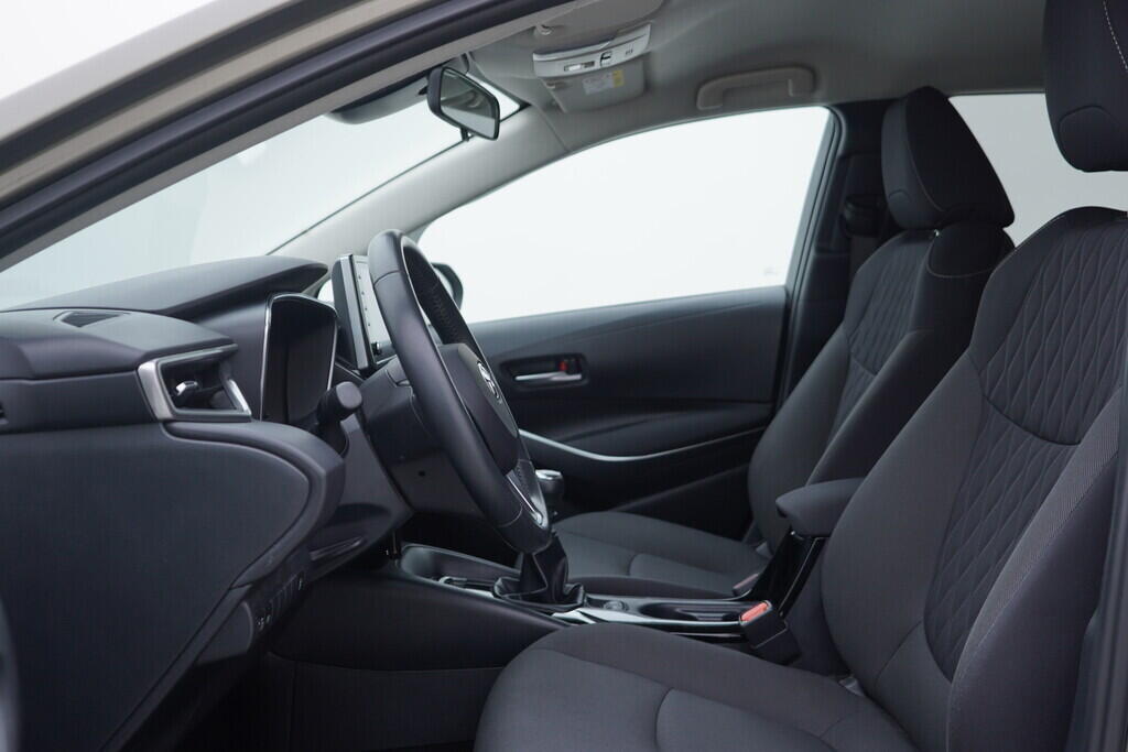 OV190V10404_22.webp_COROLLA  1.5 VVTi 92 kW manuál