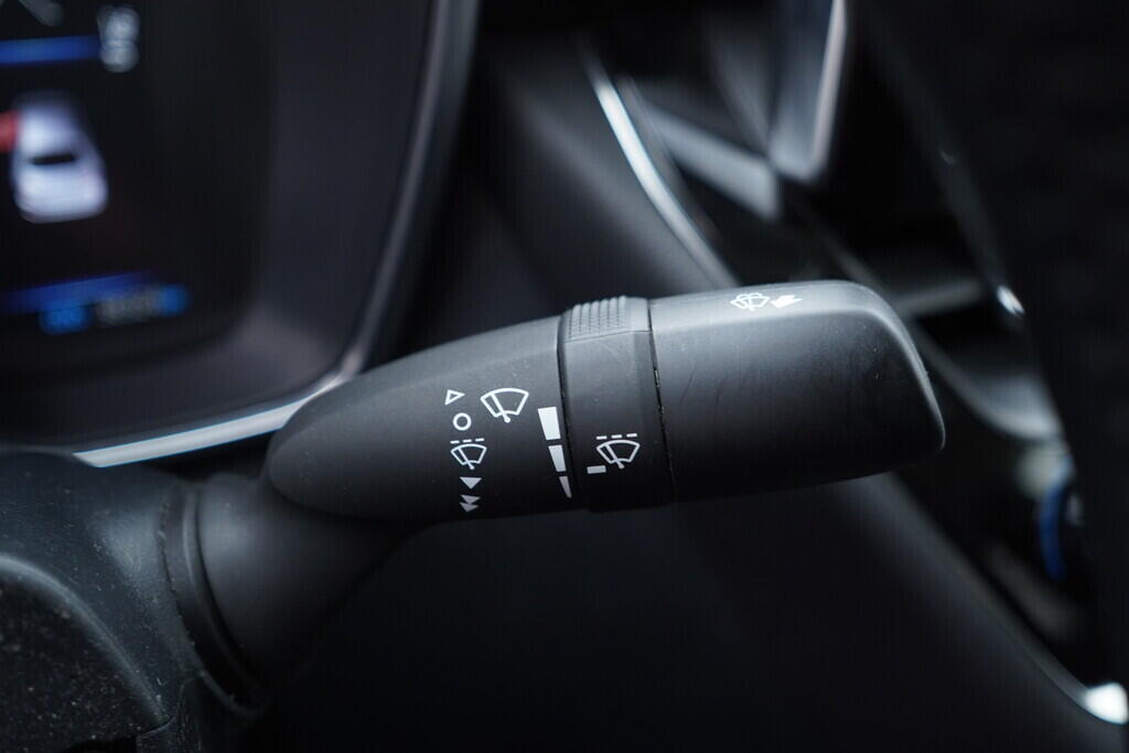 OV190V10404_24.webp_COROLLA  1.5 VVTi 92 kW manuál