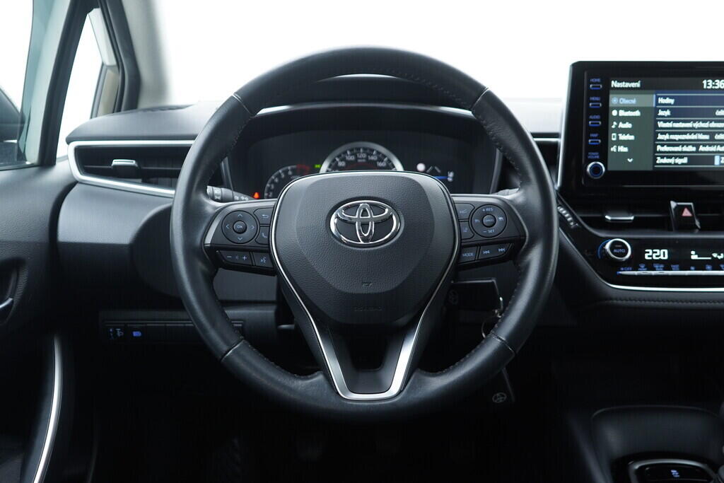 OV190V10404_26.webp_COROLLA  1.5 VVTi 92 kW manuál