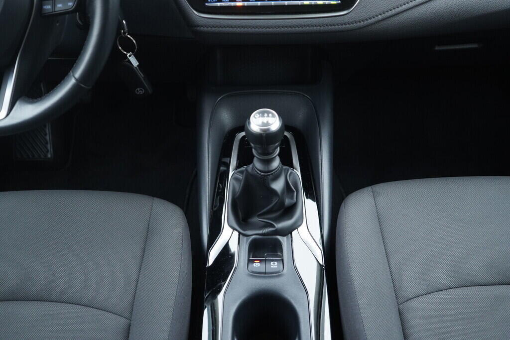 OV190V10404_30.webp_COROLLA  1.5 VVTi 92 kW manuál