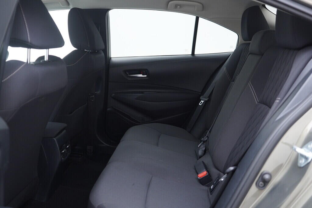 OV190V10404_33.webp_COROLLA  1.5 VVTi 92 kW manuál