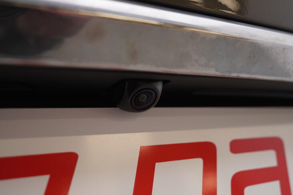 OV190V10404_36.webp_COROLLA  1.5 VVTi 92 kW manuál