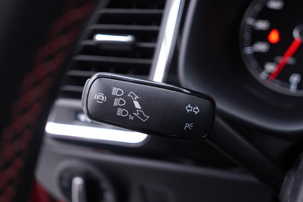 OV190V10405_24.webp_ATECA FR 1.5 TSI 110 kW manuál