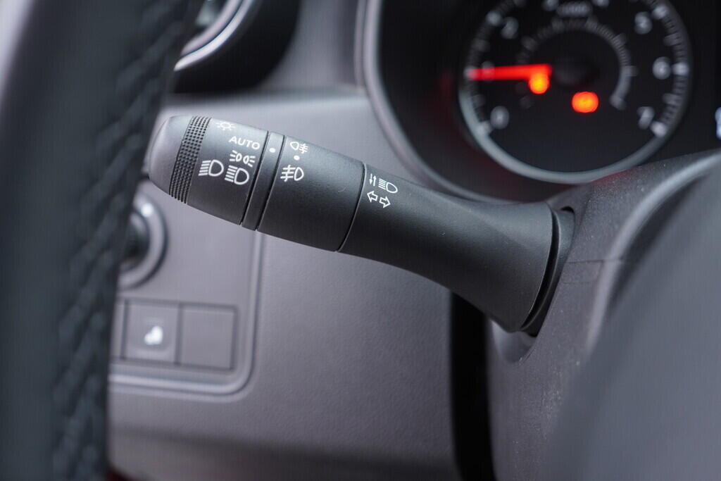 OV190V10406_23.webp_DUSTER  1.0 Tce 67 kW manuál