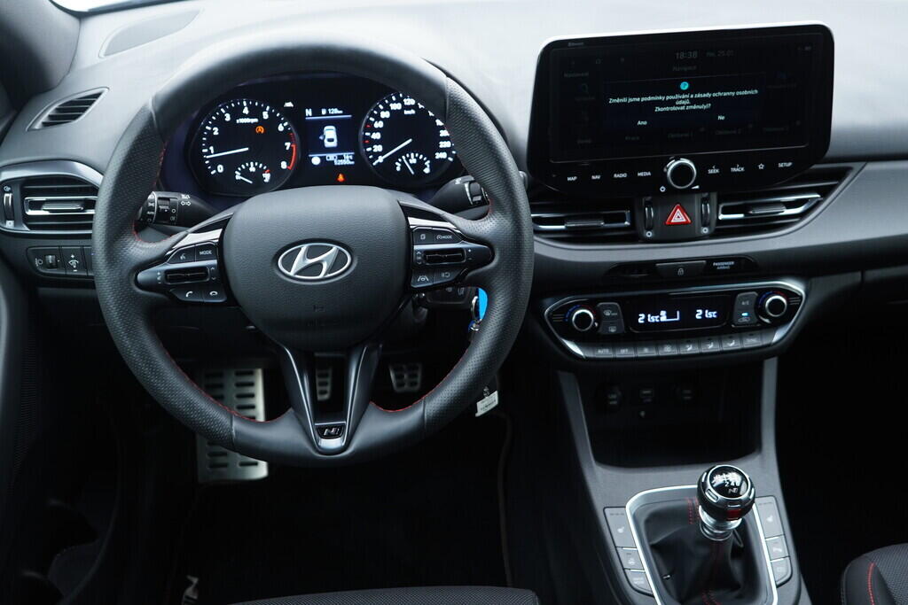 OV190V10407_27.webp_I30 N-Line 1.5  117 kW manuál