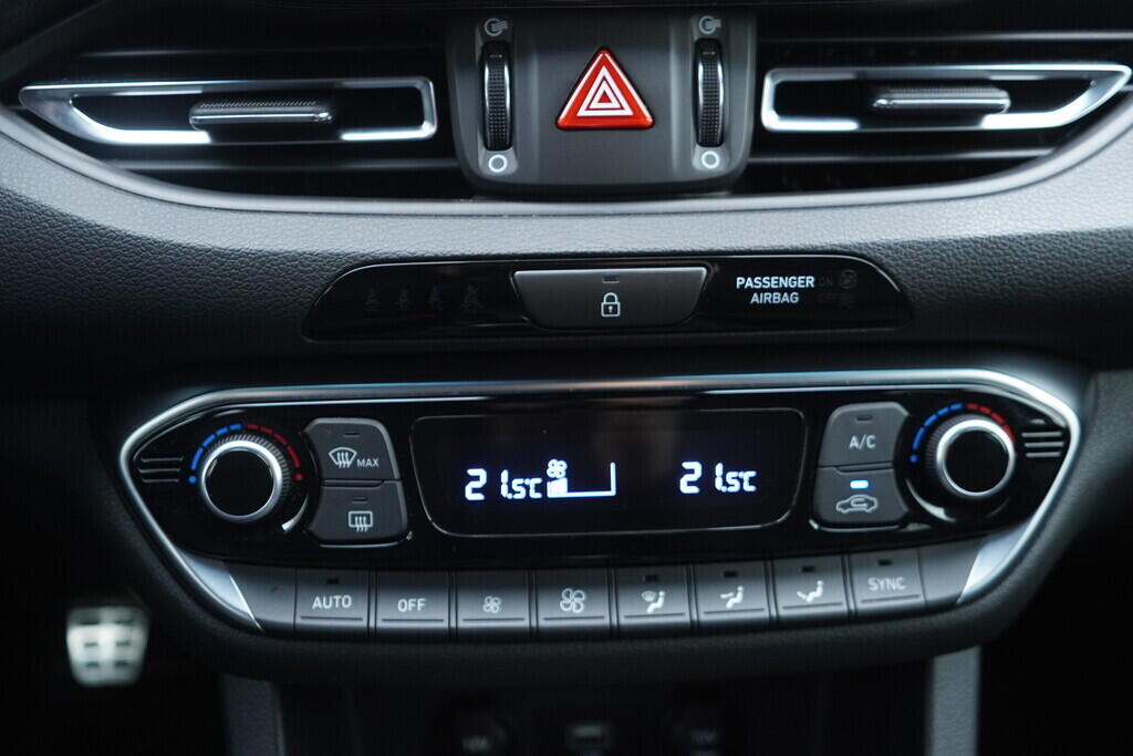 OV190V10407_32.webp_I30 N-Line 1.5  117 kW manuál