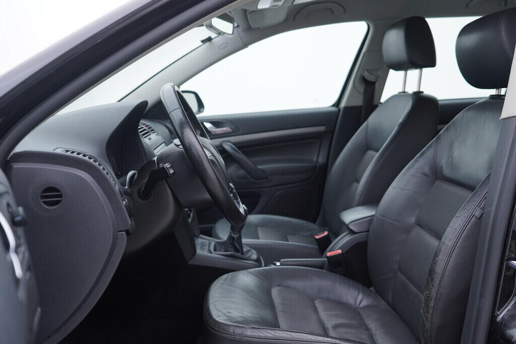 OV190V10408_23.webp_OCTAVIA Elegance 2.0 TDI 103 kW manuál