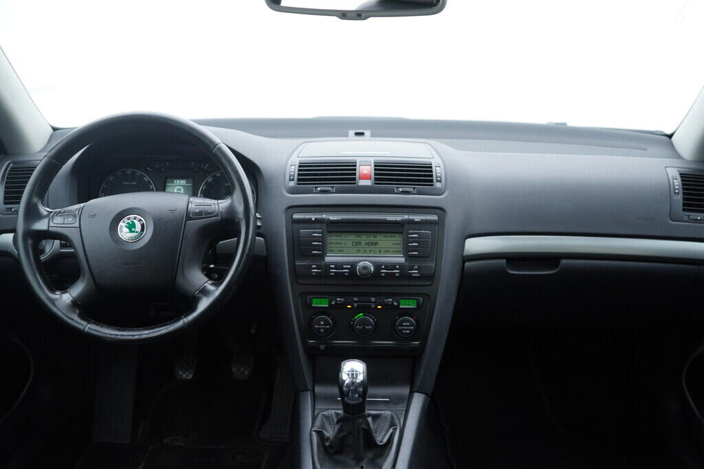 OV190V10408_26.webp_OCTAVIA Elegance 2.0 TDI 103 kW manuál