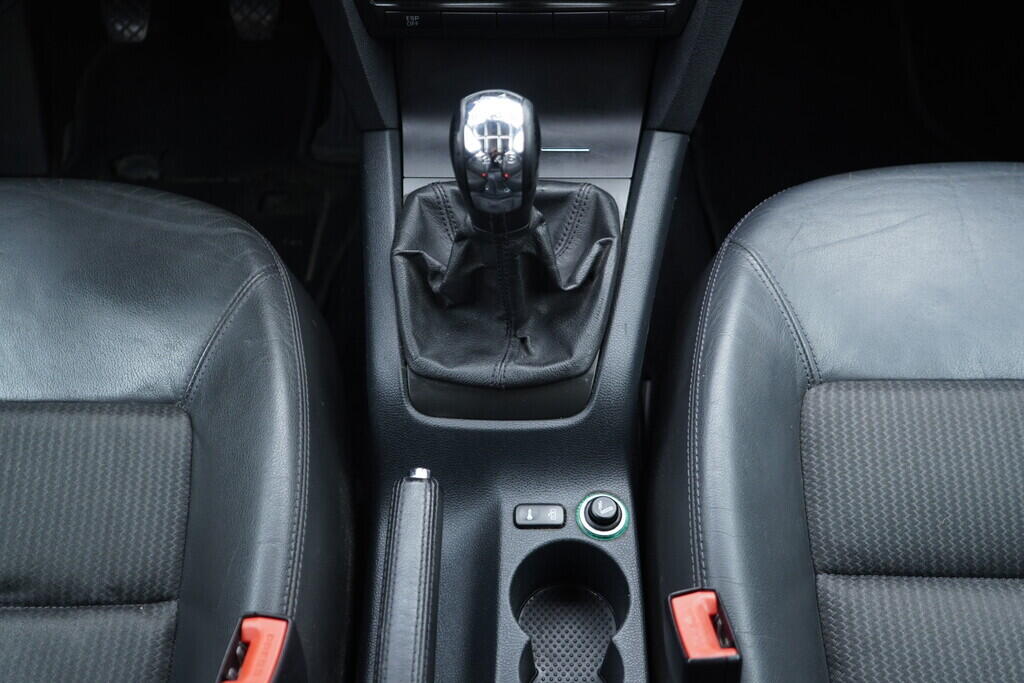 OV190V10408_30.webp_OCTAVIA Elegance 2.0 TDI 103 kW manuál