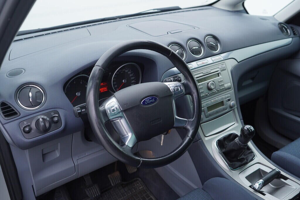 OV190V10411_21.webp_S-MAX Titanium 2.0  _ kW manuál