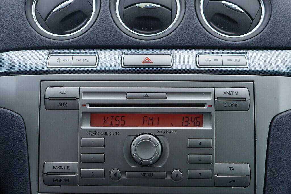 OV190V10411_27.webp_S-MAX Titanium 2.0  _ kW manuál