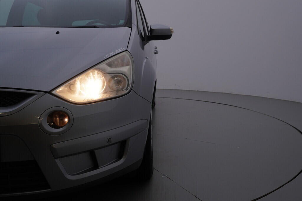 OV190V10411_35.webp_S-MAX Titanium 2.0  _ kW manuál