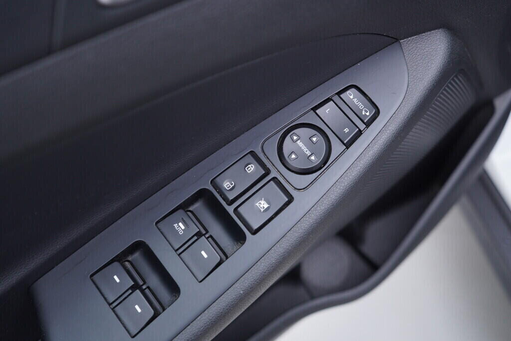 OV190V10417_20.webp_TUCSON Trikolor 1.7 CRDi 85 kW manuál