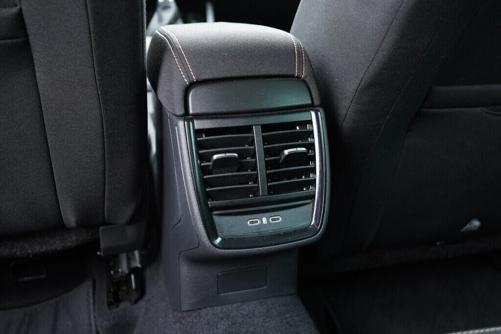 OV190V10418_34.webp_SCALA Top Selection 1.0 TSI 85 kW automat, DPH