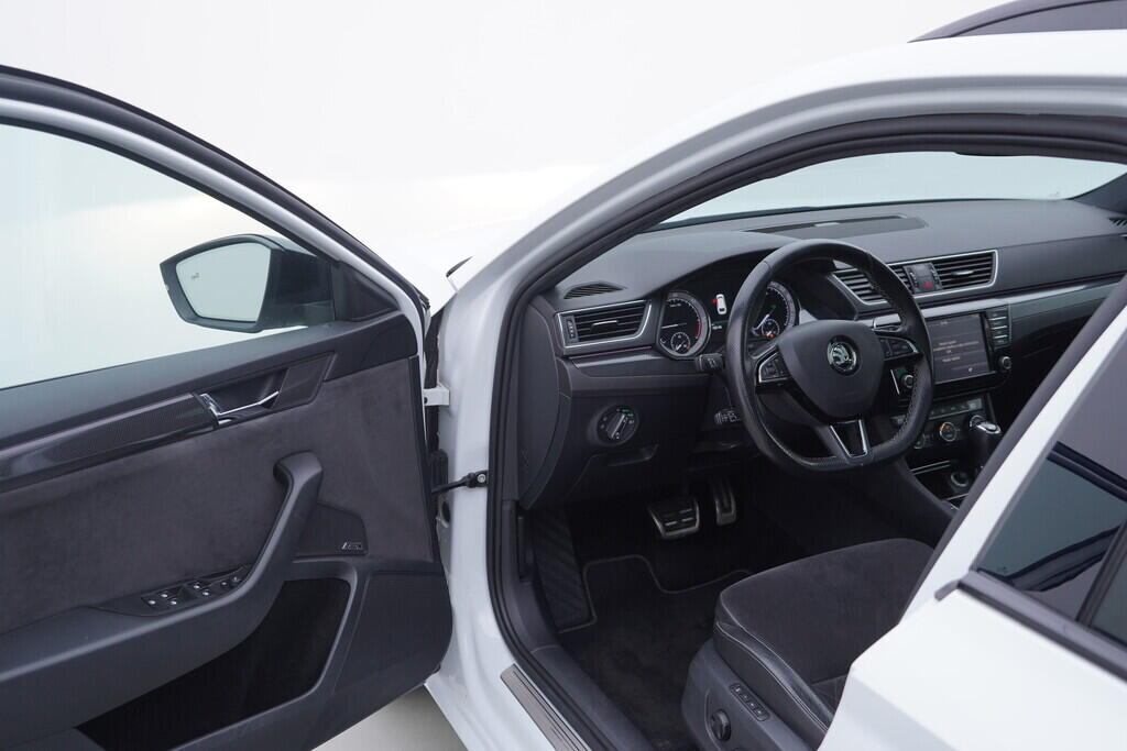 OV190V10426_18.webp_SUPERB SportLine 2.0 TDI 140 kW automat