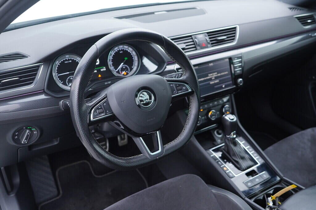 OV190V10426_22.webp_SUPERB SportLine 2.0 TDI 140 kW automat