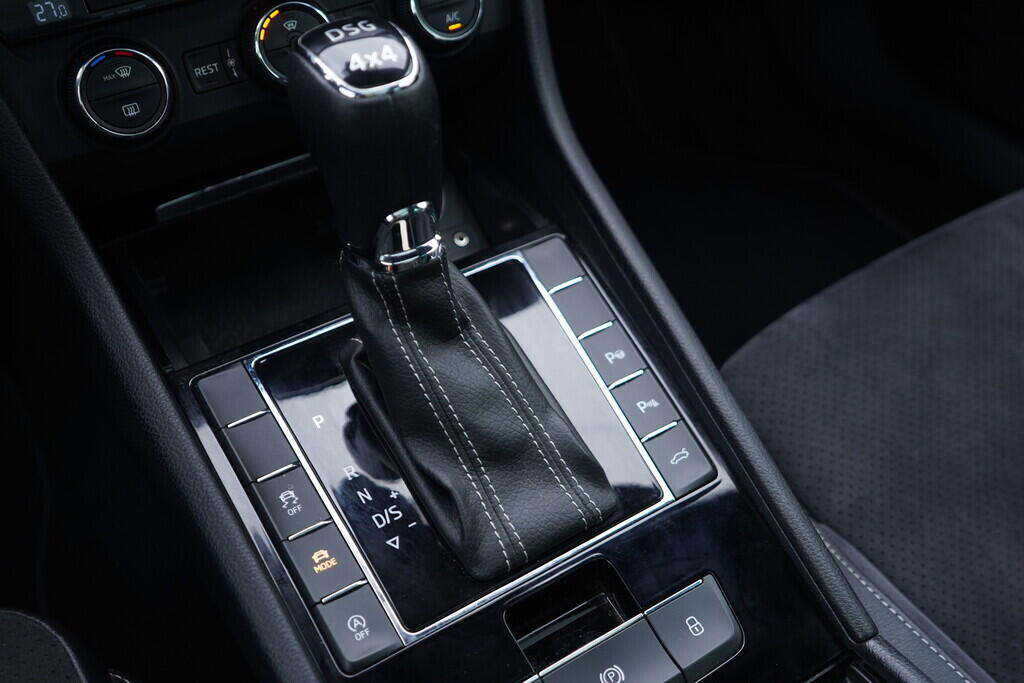 OV190V10426_36.webp_SUPERB SportLine 2.0 TDI 140 kW automat