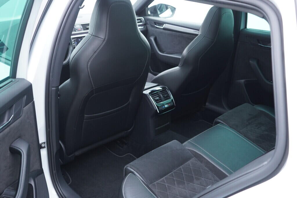 OV190V10426_37.webp_SUPERB SportLine 2.0 TDI 140 kW automat