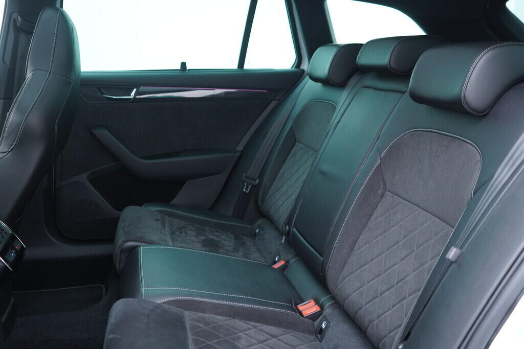 OV190V10426_38.webp_SUPERB SportLine 2.0 TDI 140 kW automat