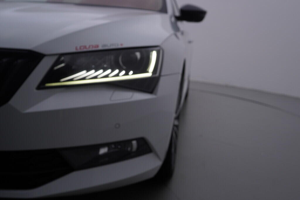 OV190V10426_46.webp_SUPERB SportLine 2.0 TDI 140 kW automat
