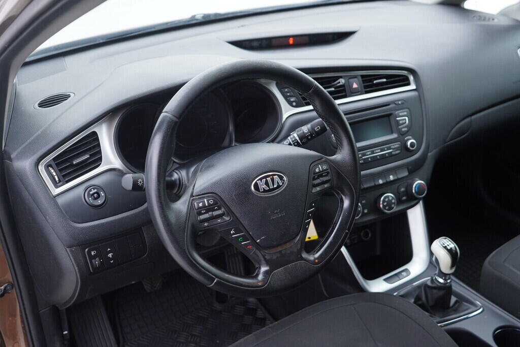 OV190V10427_21.webp_CEED  1.4 GDI 73 kW manuál