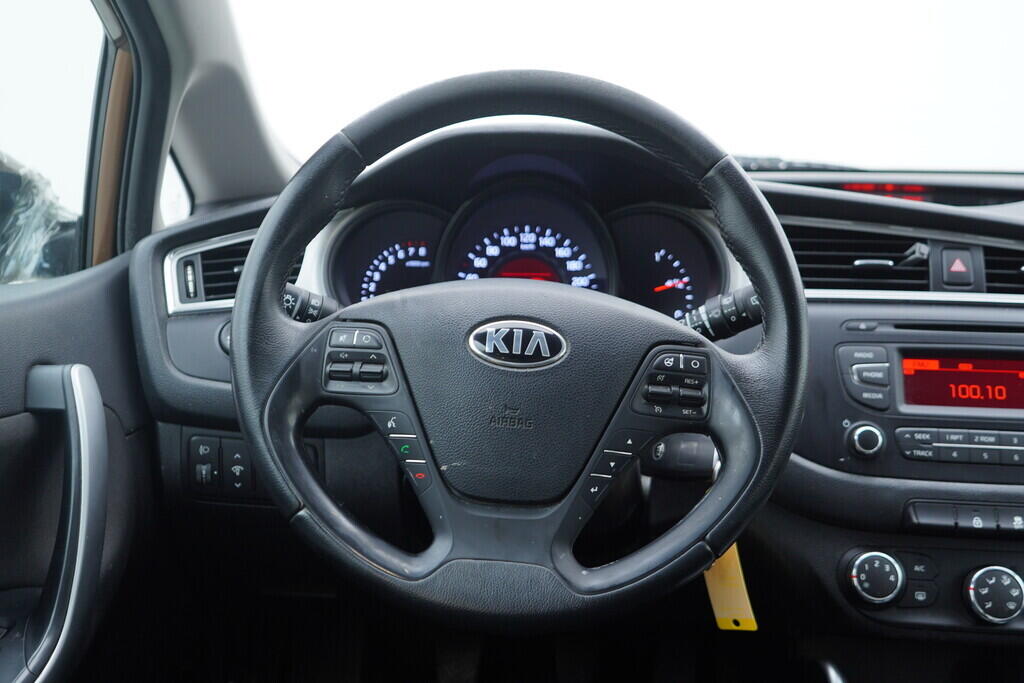 OV190V10427_26.webp_CEED  1.4 GDI 73 kW manuál