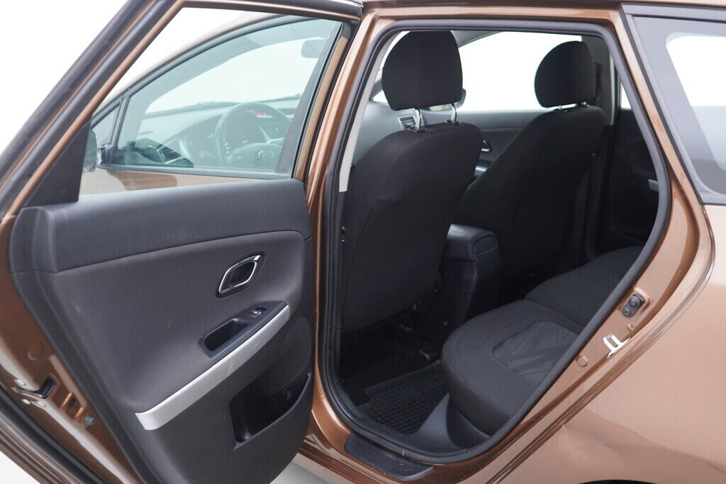 OV190V10427_30.webp_CEED  1.4 GDI 73 kW manuál