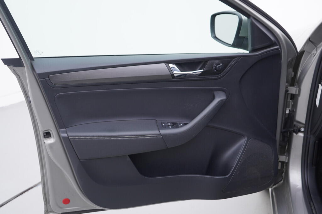 OV190V10428_19.webp_RAPID Style 1.0 TSI 70 kW manuál