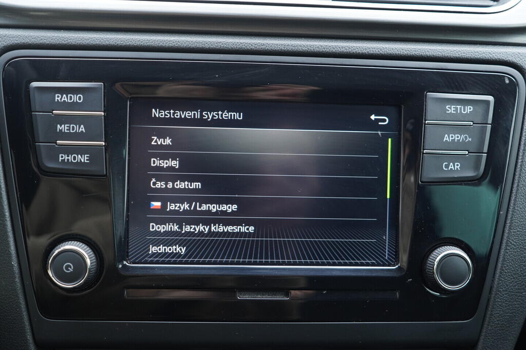 OV190V10428_30.webp_RAPID Style 1.0 TSI 70 kW manuál