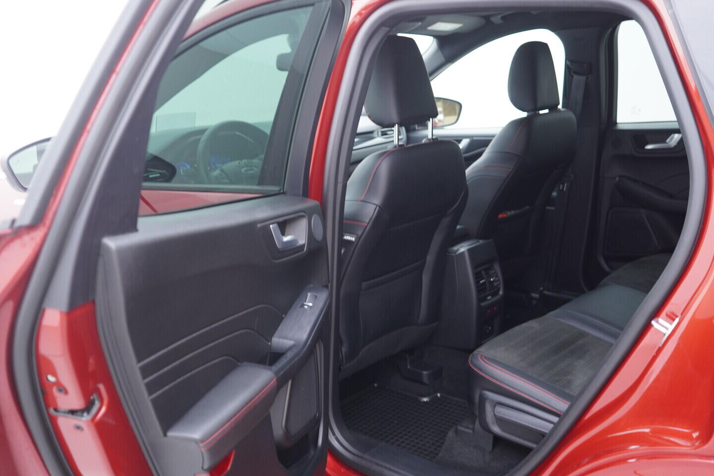 OV190V10429_35.webp_KUGA ST-line X 2.0 EcoBlue 140 kW automat