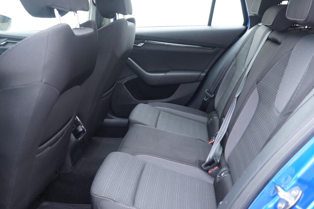 OV190V10433_35.webp_OCTAVIA Ambition 2.0 TDI 85 kW manuál, DPH