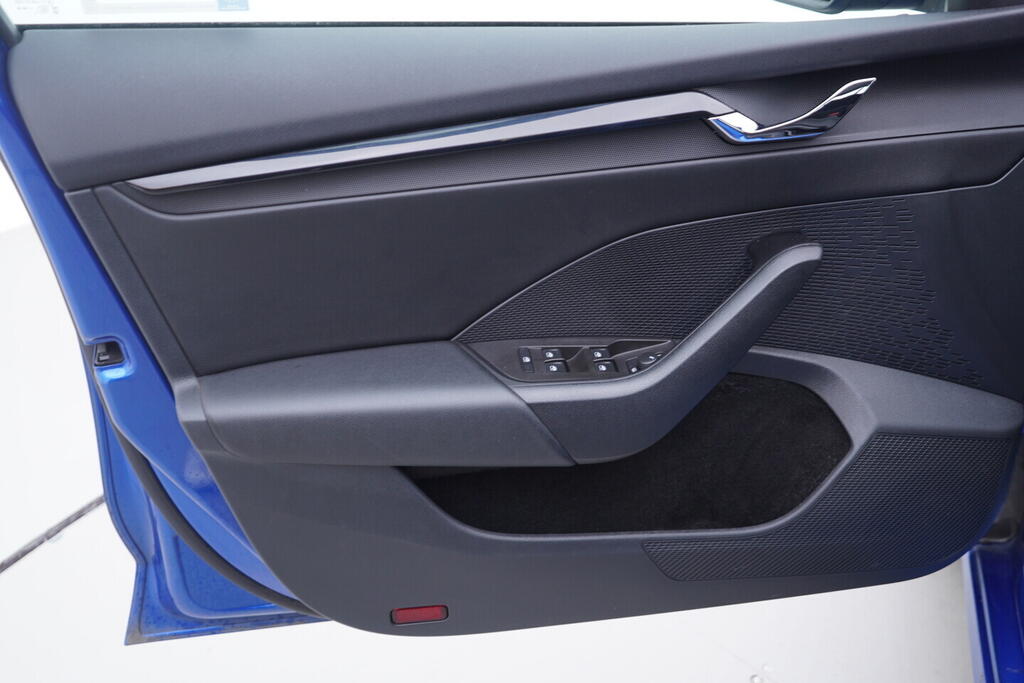 OV190V10434_19.webp_OCTAVIA Ambition 2.0 TDI 85 kW manuál, DPH