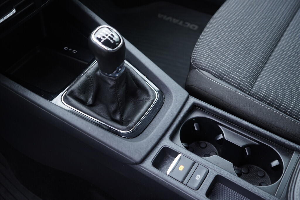 OV190V10434_32.webp_OCTAVIA Ambition 2.0 TDI 85 kW manuál, DPH