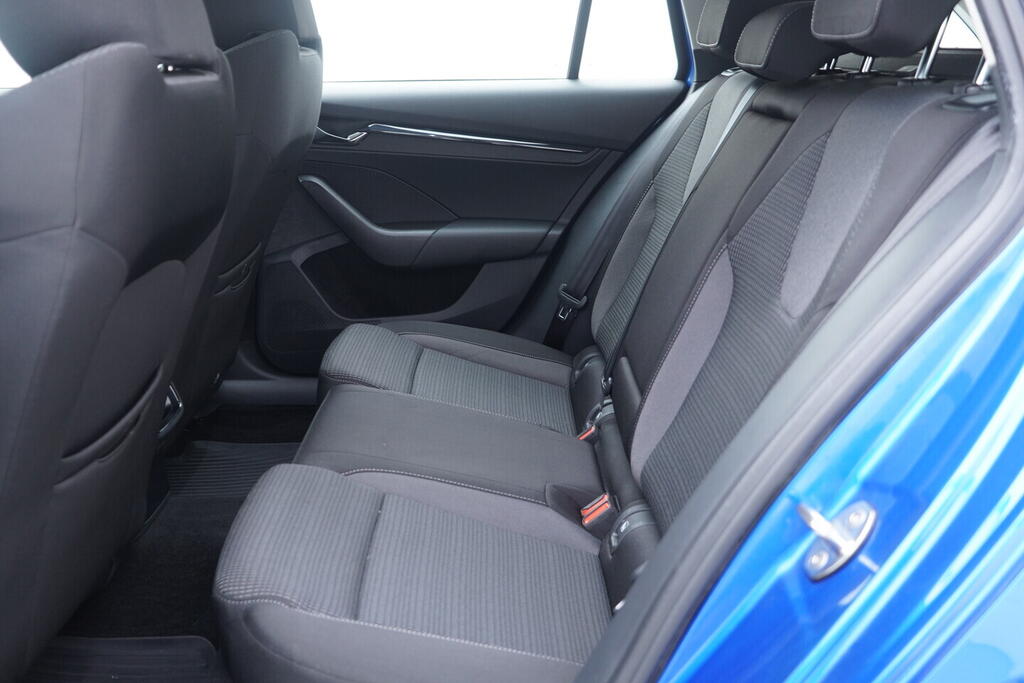 OV190V10434_35.webp_OCTAVIA Ambition 2.0 TDI 85 kW manuál, DPH