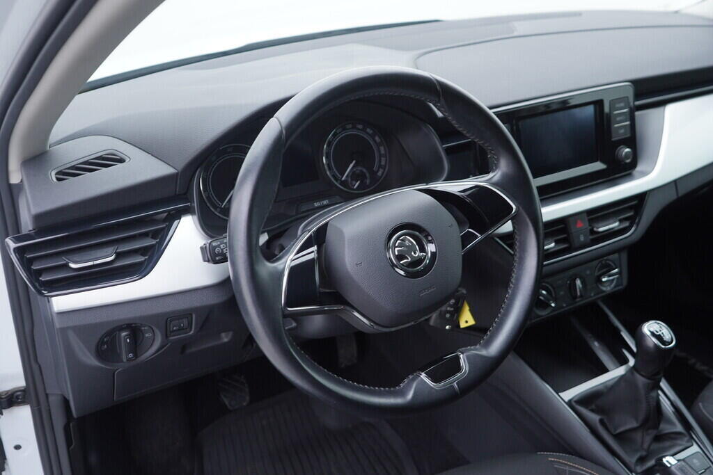 OV190V10436_21.webp_SCALA Ambition 1.0 TSI 81 kW manuál, DPH