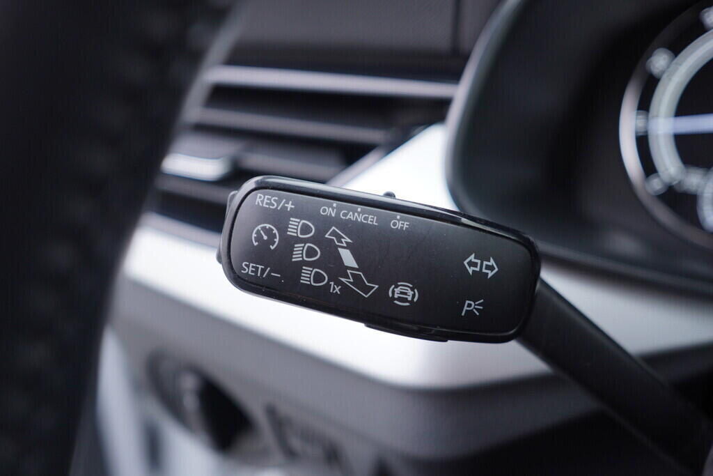 OV190V10436_23.webp_SCALA Ambition 1.0 TSI 81 kW manuál, DPH