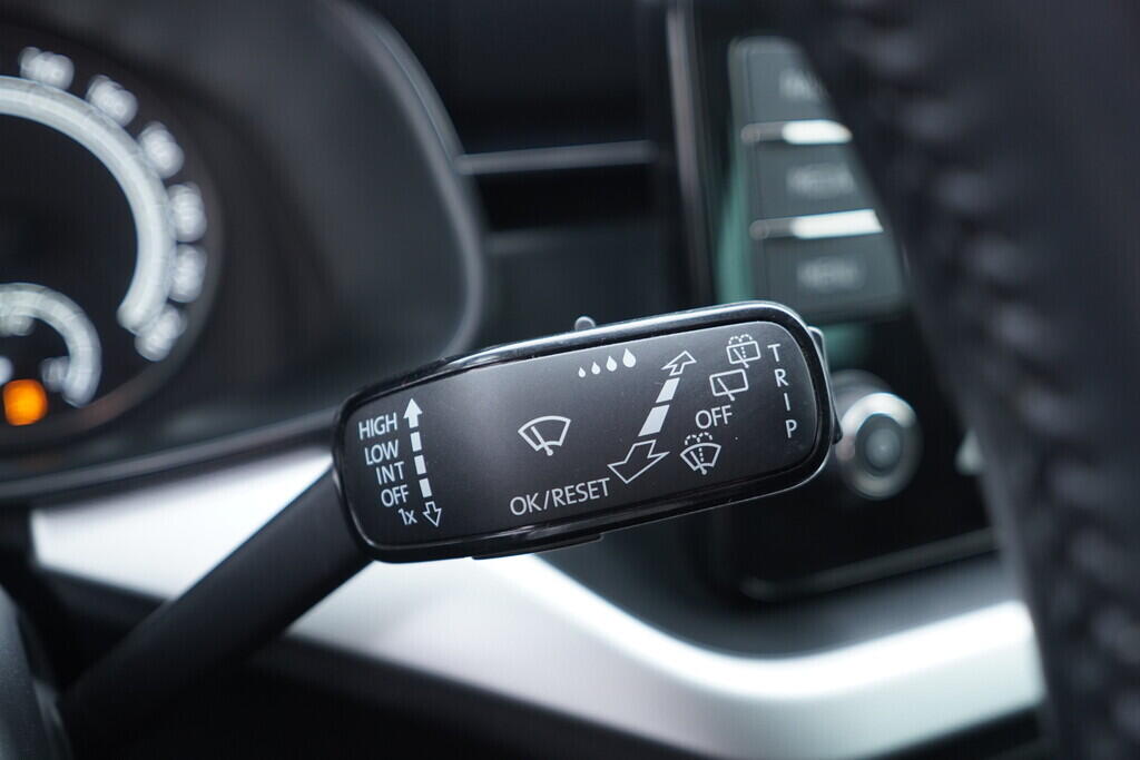 OV190V10436_24.webp_SCALA Ambition 1.0 TSI 81 kW manuál, DPH