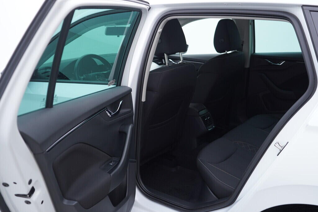 OV190V10436_32.webp_SCALA Ambition 1.0 TSI 81 kW manuál, DPH