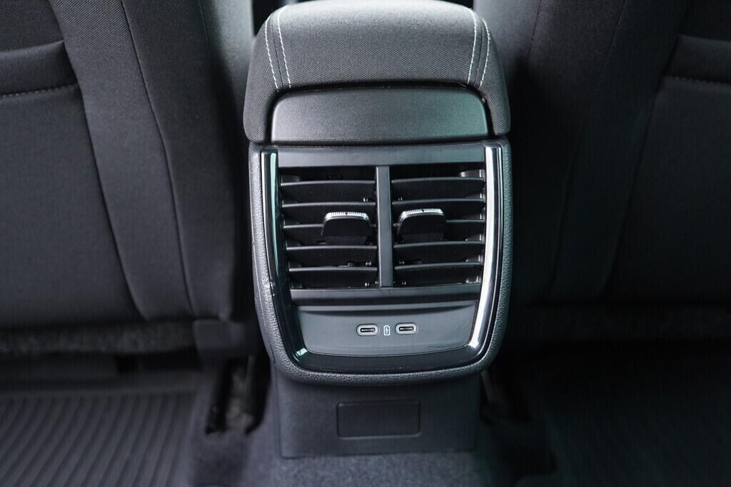 OV190V10436_33.webp_SCALA Ambition 1.0 TSI 81 kW manuál, DPH