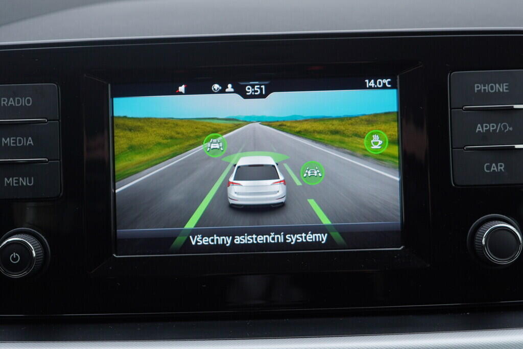 OV190V10438_28.webp_SCALA Ambition 1.0 TSI 81 kW manuál, DPH