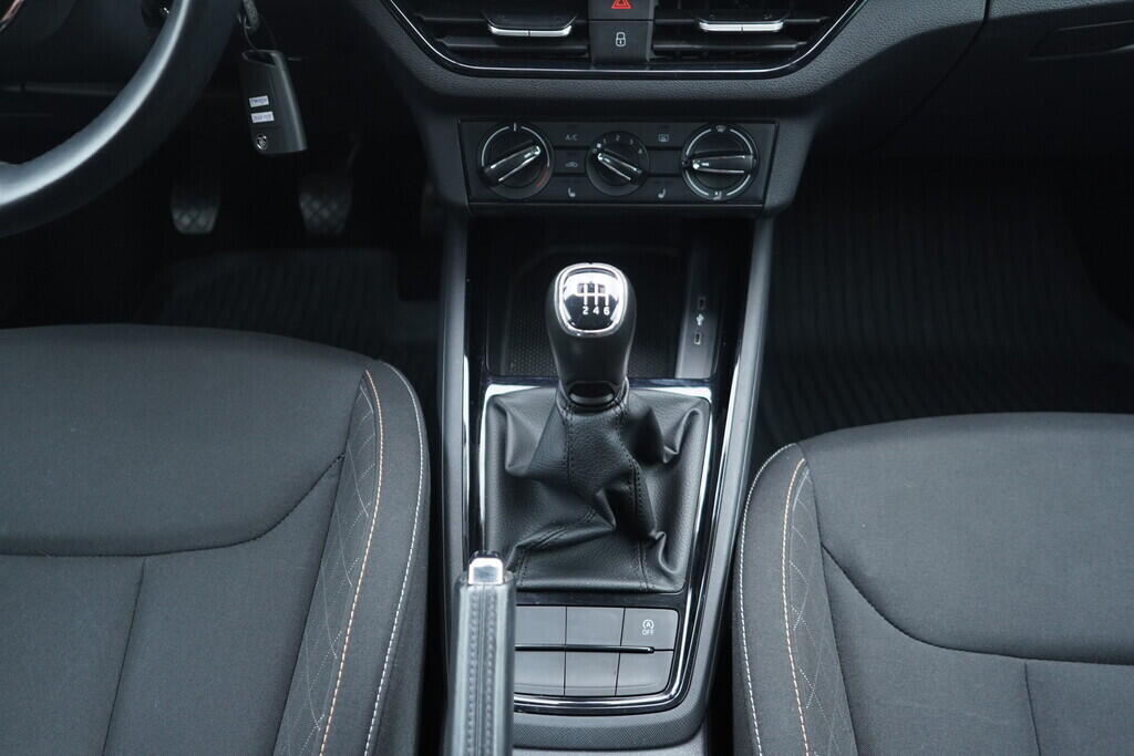 OV190V10438_31.webp_SCALA Ambition 1.0 TSI 81 kW manuál, DPH