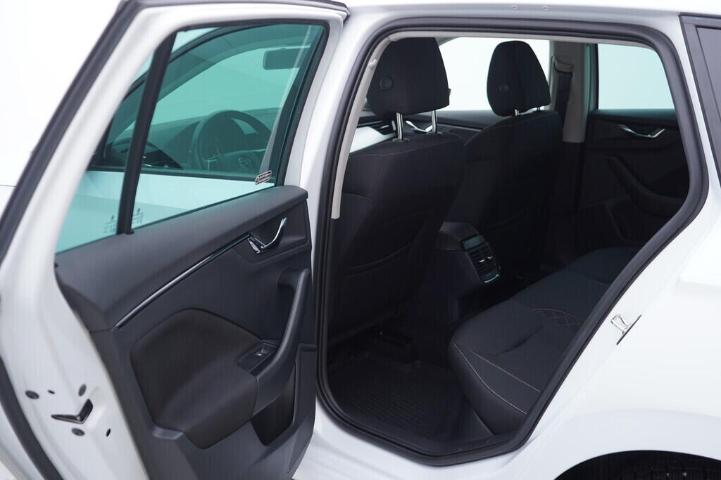 OV190V10438_32.webp_SCALA Ambition 1.0 TSI 81 kW manuál, DPH