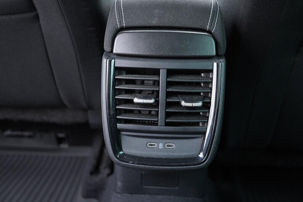 OV190V10438_33.webp_SCALA Ambition 1.0 TSI 81 kW manuál, DPH