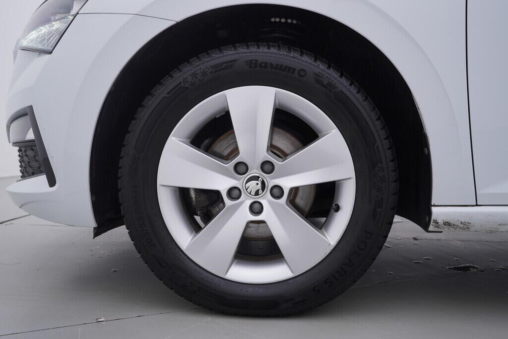 OV190V10438_36.webp_SCALA Ambition 1.0 TSI 81 kW manuál, DPH