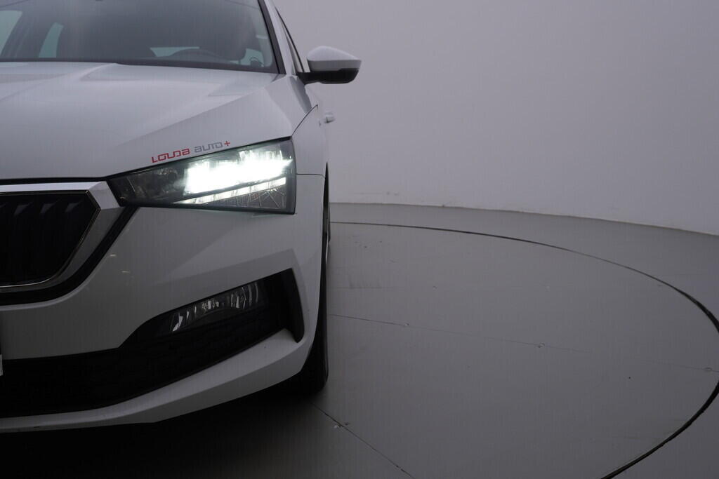 OV190V10438_37.webp_SCALA Ambition 1.0 TSI 81 kW manuál, DPH