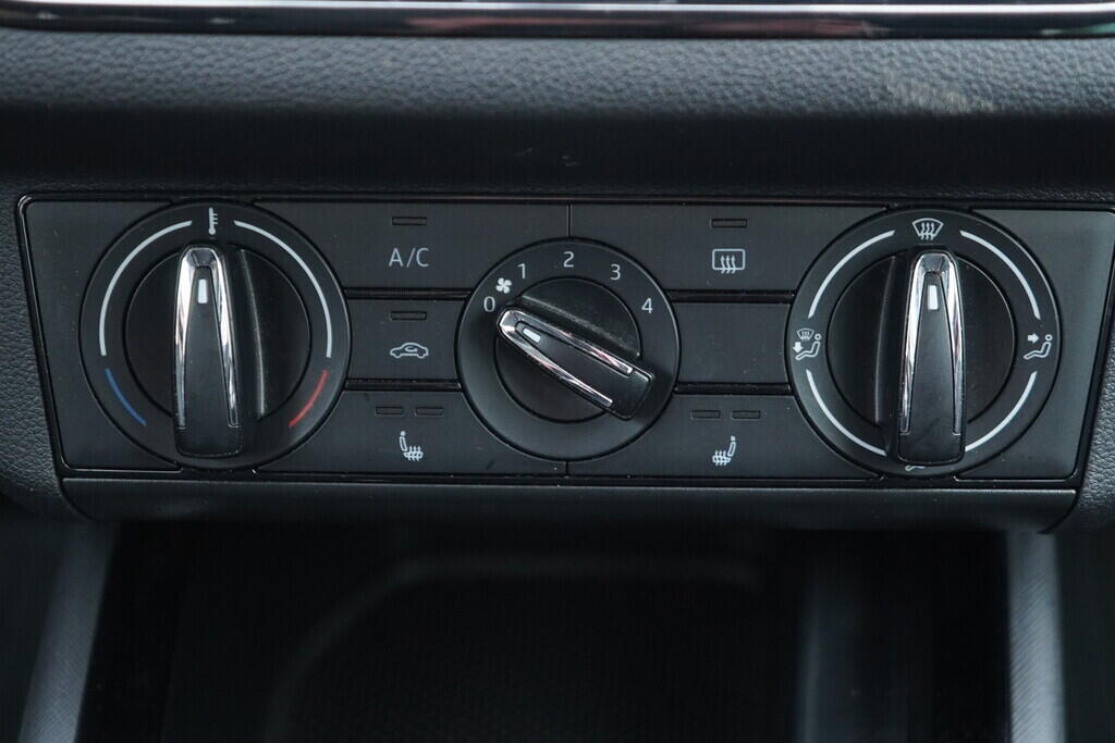 OV190V10441_30.webp_SCALA Ambition 1.0 TSI 81 kW manuál, DPH