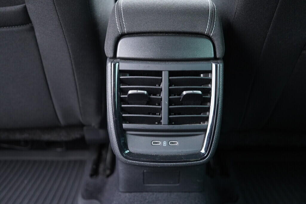 OV190V10441_33.webp_SCALA Ambition 1.0 TSI 81 kW manuál, DPH