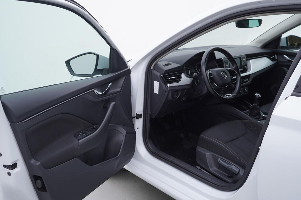 OV190V10443_18.webp_SCALA Ambition 1.0 TSI 81 kW manuál, DPH