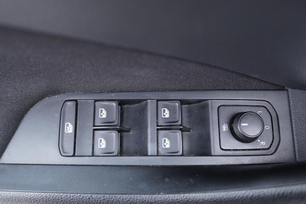 OV190V10443_20.webp_SCALA Ambition 1.0 TSI 81 kW manuál, DPH